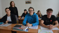 studenti OA CL 4-E hodina s ing-Janou Ládovou